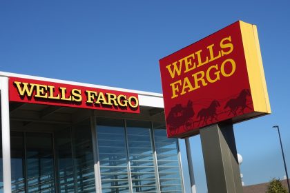 Wells Fargo Bank hours: Full Hours and Holidays in 2022