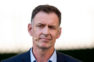 Chris Sutton makes his Premier League Match Week 13 Prediction for Brighton Vs Chelsea, Bournemouth Vs Tottenham, Leicester Vs Manchester City, and More.