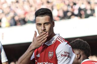 Rio Ferdinand makes Gabriel Martinelli's admission and reveals Mikel Arteta once likened to Luis Suarez.