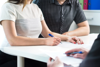 How to Become a Notary in Chicago