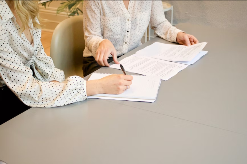 How to correct your CV online and be noticed by recruiters?
