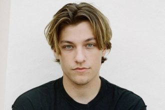 Jake Bongiovi (Jon Bon Jovi's son) Biography, Wiki, Net Worth, Family Background, Measurement, And More.