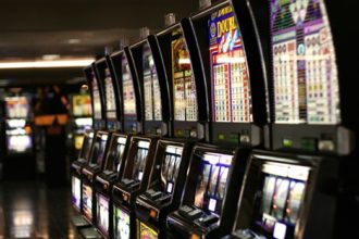 How to predict if a slot machine will make a hit?