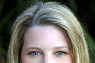 Bridget Fonda (Danny Elfman's Wife) Biography, Wiki, Net Worth, Height, Spouse, Age, Occupation, Photos, Measurement, and More.