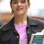 Suri Cruise (Tom Cruise's Daughter) Biography, Wiki, Net Worth, Age Occupation, Height, Measurement, Photos, and More.