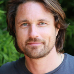 Martin Henderson Biography, Wiki, Net Worth, Height, Age, Measurement, Photos, Occupations, and More.