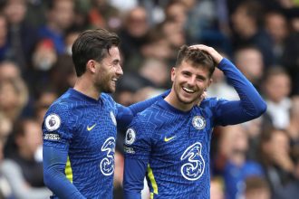 Mason Mount reacts to Ben Chilwell's injury against Dinamo Zagreb.