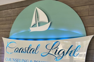 8 Tips to Spice Up Your House with Metal Signs