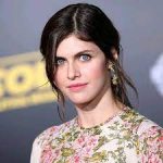 Alexandra Daddario Biography, Wiki, Net Worth, Spouse, Family Background, Measurement, And More.