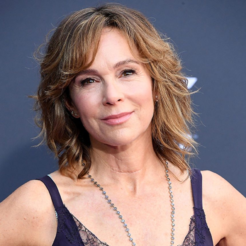 Jennifer Grey Biography, Wiki, Net Worth, Spouse, Family Background, Measurement, And More.