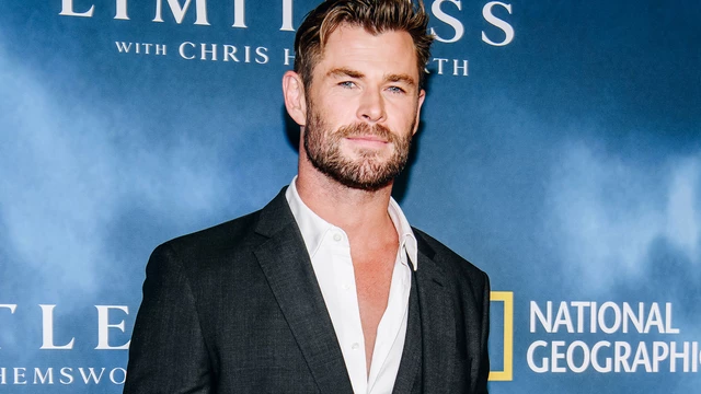 Chris Hemsworth Biography, Wiki, Net Worth, Wife, Family Background ...