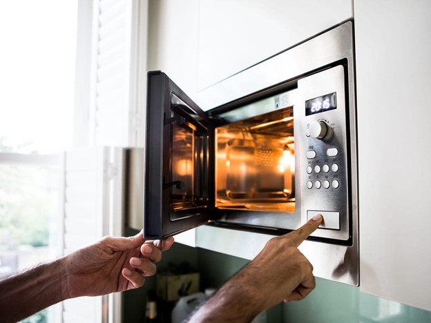 9 Tips For Choosing The Right Microwave Oven