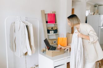 Setting up an Online Clothing Store using a Business Model Canvas