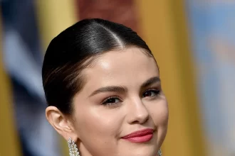 Selena Gomez's Biography, Wiki, Net Worth, Spouse, Family Background, Photos, Measurement, And More