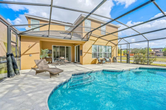 Experience the Magic of Orlando on a Budget with a Holiday Swap and Stay Near Top Attractions and Delicious Food!