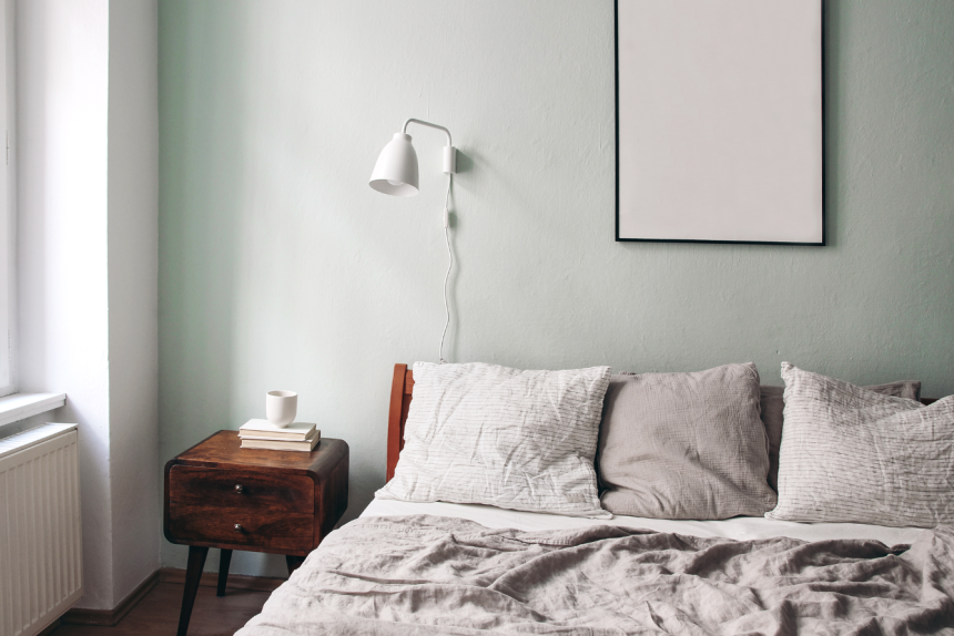 How to use more than one paint colour in a bedroom?