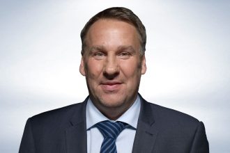 Paul Merson makes a Prediction for Bournemouth vs Liverpool, Leicester City vs Chelsea,