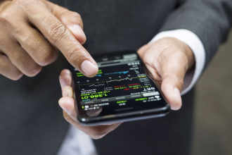 The Psychology of Crypto Investing: Overcoming Fear and Greed