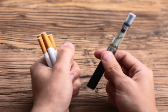 Vaping vs Smoking: Benefits, Risks, and Choosing the Healthiest Option