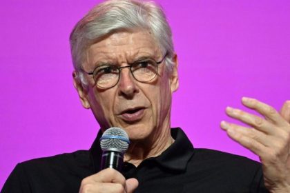 Arsene Wenger identifies one weakness in the Manchester City team ahead of Arsenal clash.