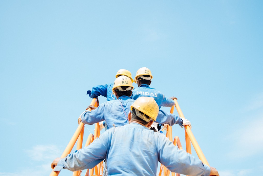 The Importance of Fall Protection in the Canadian Workplace: Understanding the Risks