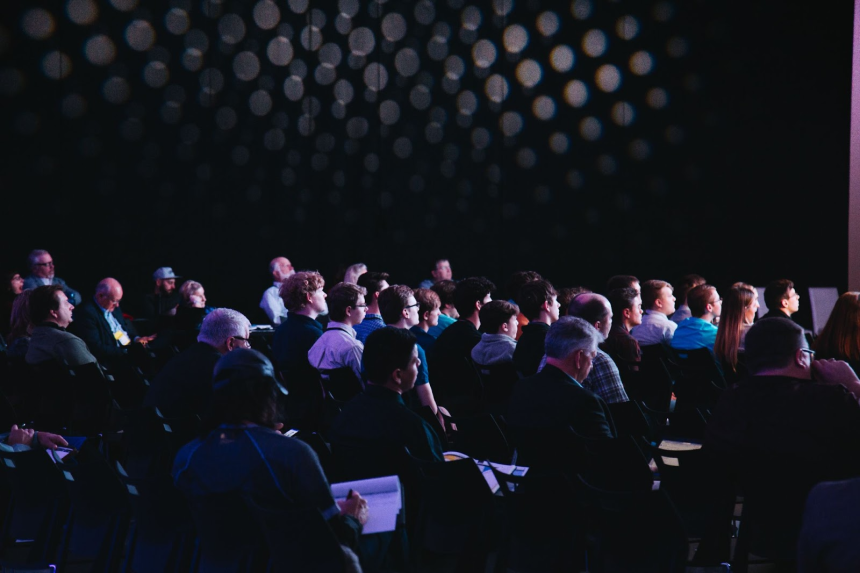 How to Use Virtual and Hybrid Events to Reach and Engage Your Audience