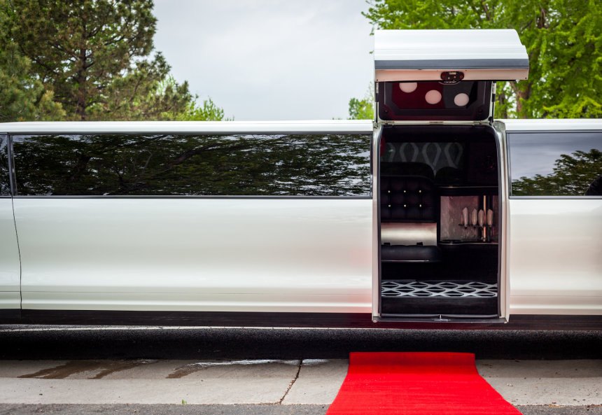 5 Reasons Why You Should Hire an Airport Limo Service