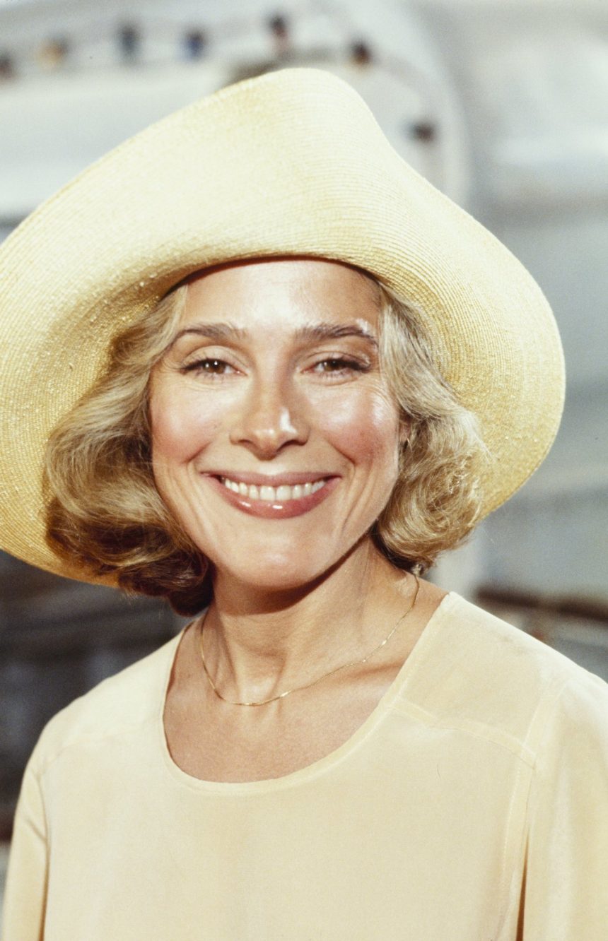 Joan Hackett’s Wiki, Net Worth, Spouse, Family Background, Hot Photos, Measurement, And More.