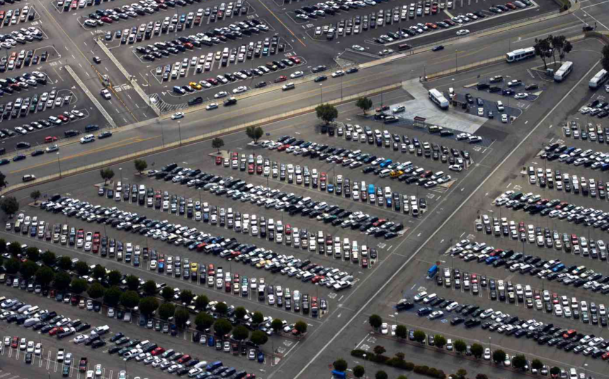 Parking at Airports: 5 Ways to Save