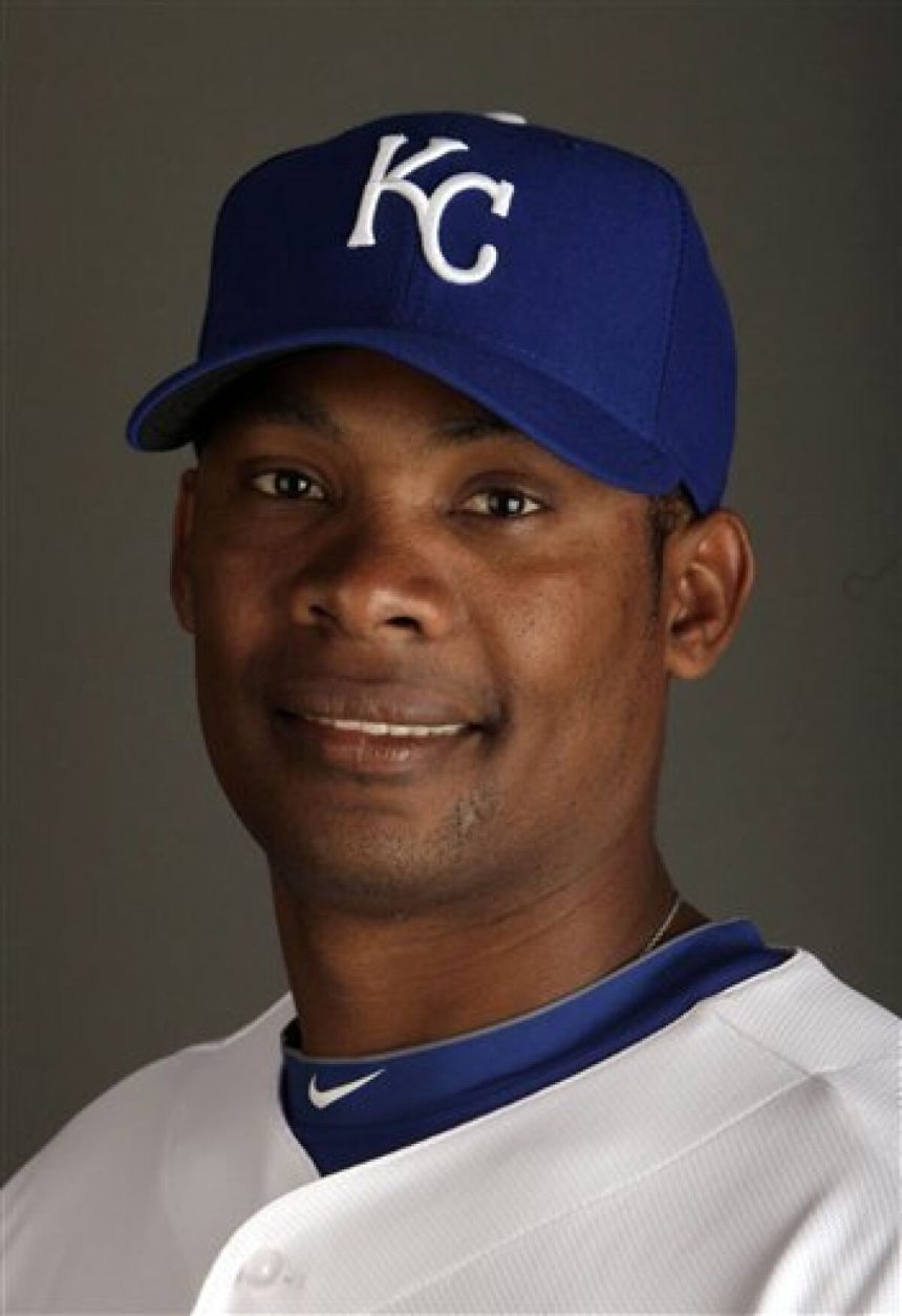 José Guillén's Wiki, Net Worth, Spouse, Family Background, Hot Photos, Measurement, And More.