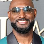 Adrian Holmes' Wiki, Net Worth, Spouse, Family Background, Hot Photos, Measurement, And More.