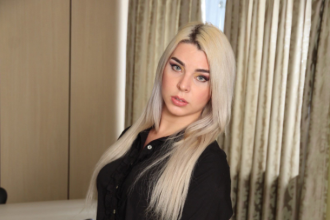 Carol Penelope Wiki, Bio, Net Worth, Career, Personal Life, Height, Measurement, Photos, and More