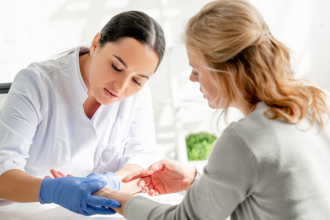 3 Characteristics of an Excellent Dermatologist