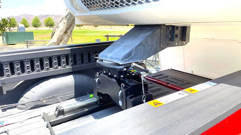 Gooseneck vs. Fifth-Wheel Trailers: Which One is Right for Your Business?