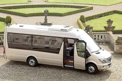 Exploring the Benefits of Minibus Rental in Barcelona with a Professional Driver