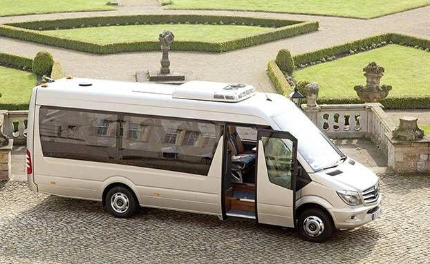 Exploring the Benefits of Minibus Rental in Barcelona with a Professional Driver