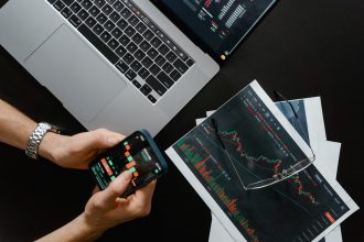 Boost Your Digital Business Success: 6 Easy Expert Tips to Simplify Your Banking