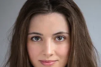 Vivien Cardone’s Wiki, Net Worth, Husband, Family Background, Hot Photos, Measurement, And More.
