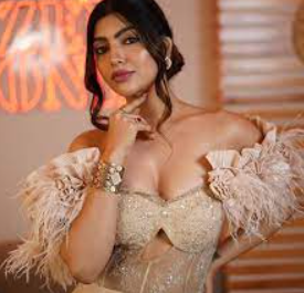 Akanksha Puri Career (Net Worth, Biography, Personal Life & Early Life)