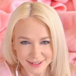Arteya Bio, Wiki, Net Worth, Career, Height, Measurement, Personal Life, and More