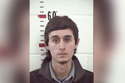 Teen Sextortion Victim Foils Middle