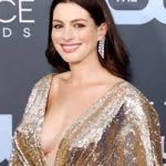 Anne Hathaway's Wiki, Bio, Net Worth, Husband, Family Background, Photos, Measurement, And More.
