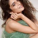 Mithila Palkar's Wiki, Bio, Net Worth, Husband, Family Background, Photos, Measurement, And More.