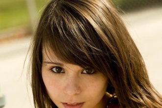 Ariel Rebel's Wiki, Bio, Net Worth, Husband, Family Background, Photos, Measurement, And More.