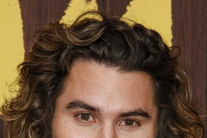 Chase Stokes Career, Biography, Net Worth, Personal Life & Early Life