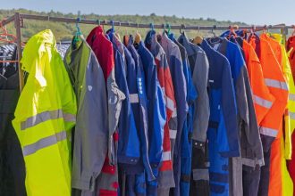 Benefits of Wholesale Clothes to Dress Your Employees