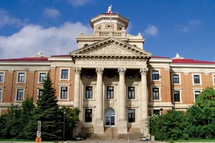 How to get a scholarship at the University of Manitoba