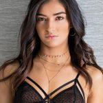 Emily Willis' Wiki, Net Worth, Spouse, Family Background, Hot Photos, Measurement, And More.