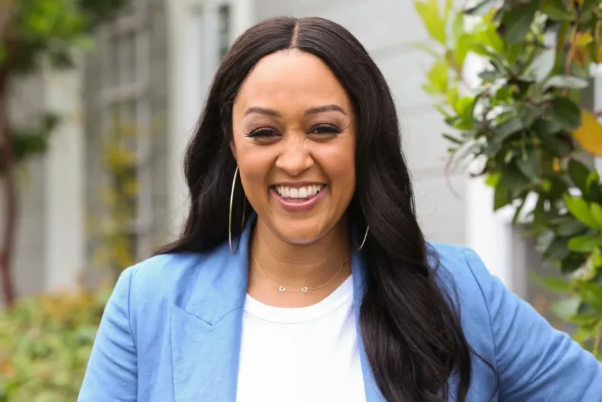 Tia Mowry's Wiki, Bio, Net Worth, Husband, Family Background, Photos, Measurement, And More.