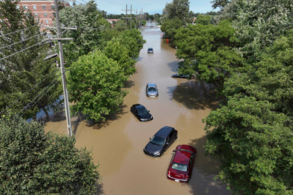 Tunnels leading to Detroit airport flood